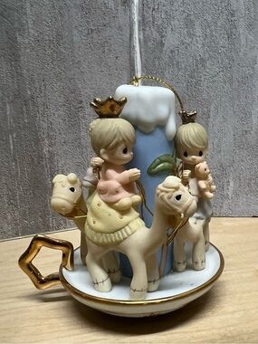 Precious Moments Nativity Lights 'They followed the Star' Ornament 2003 87321